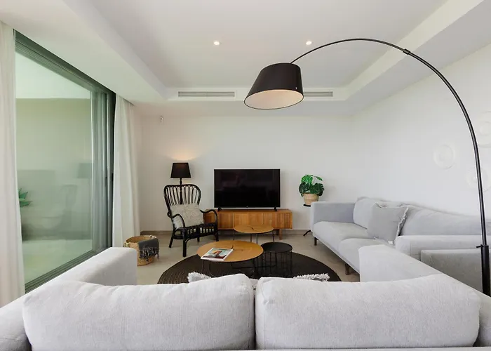 Apartment Luxury With 2 Bedrooms In Cancelada Estepona