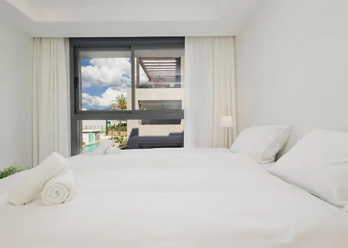 Luxury With 2 Bedrooms In Cancelada Estepona