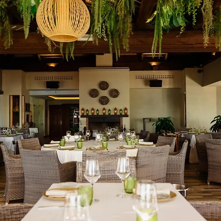 Apartment Luxury With 2 Bedrooms In Cancelada Estepona