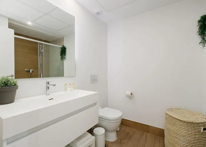 Apartment Luxury With 2 Bedrooms In Cancelada Estepona