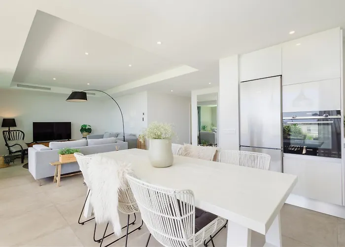 Luxury With 2 Bedrooms In Cancelada * Estepona